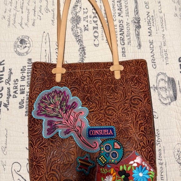 Consuela Suzie - Picture 2 of 4